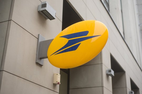 Attaque DDoS contre La Poste : analyse d’un incident ciblant une infrastructure critique française